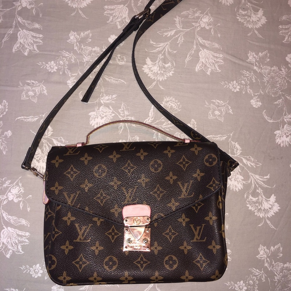 Crossbody bag